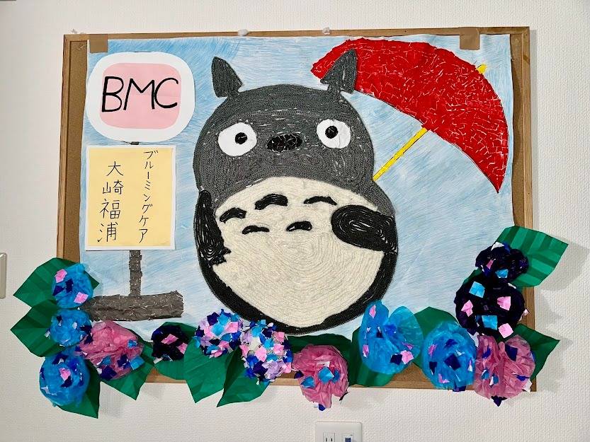 手編みの壁面制作